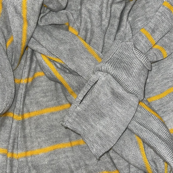 Lululemon Iconic Wrap - Picture 2 of 3